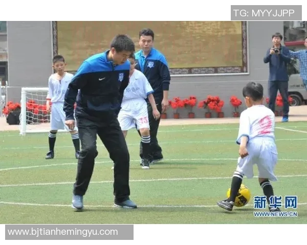 硬纸板足球明星的奇幻之旅与梦想成真的启示