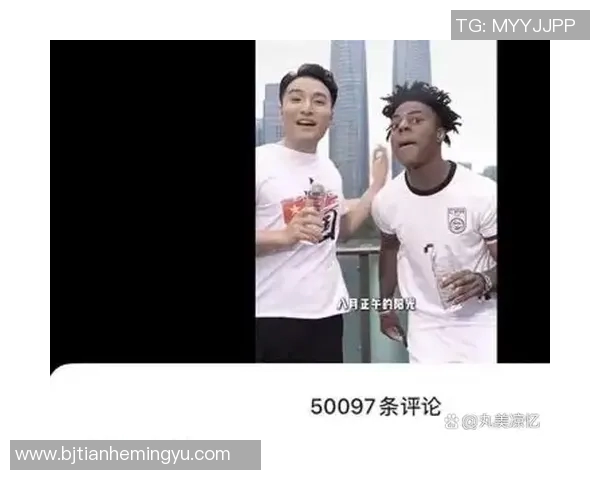 足球明星的日常生活瞬间精彩图文分享与幕后故事揭秘 足球明星的日常生活瞬间精彩图文分享与幕后故事揭秘