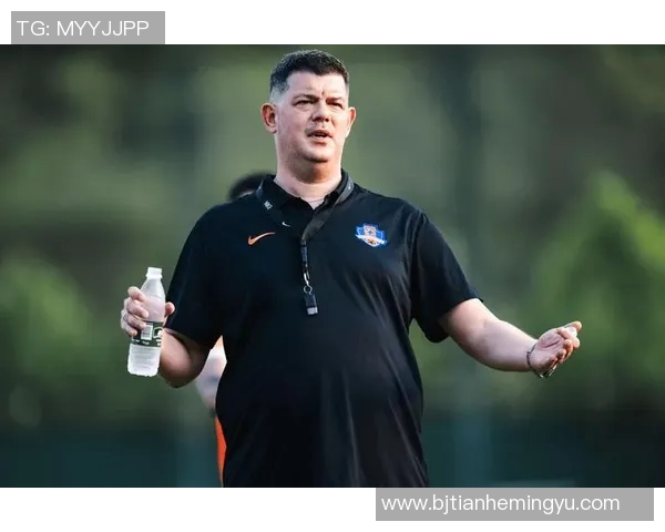 足球明星转头瞬间的精彩瞬间图片合集揭秘你不知道的背后故事 足球明星转头瞬间的精彩瞬间图片合集揭秘你不知道的背后故事