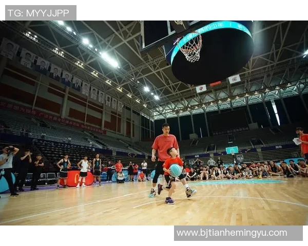 少年与篮球明星的偶遇之旅梦想与激情的交汇瞬间
